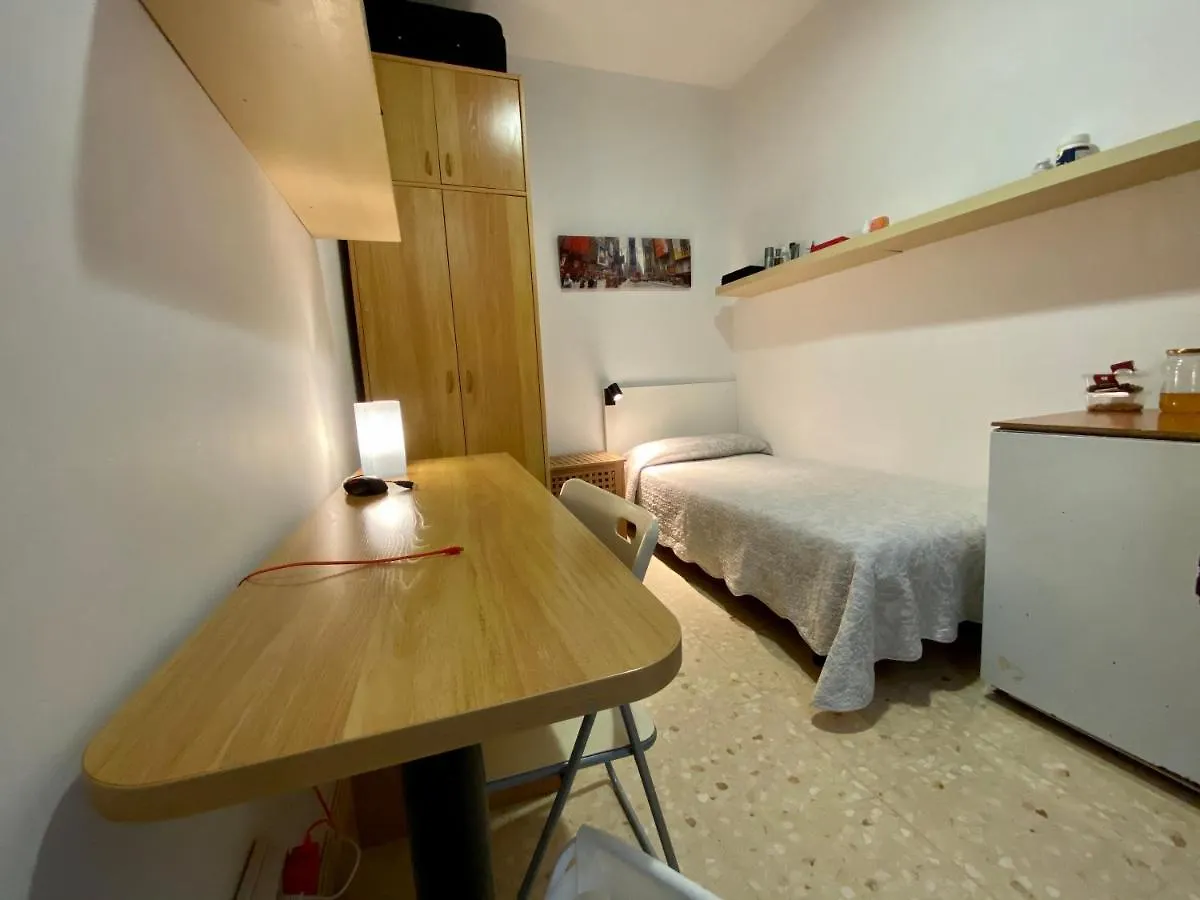 Barcelona Housing Student